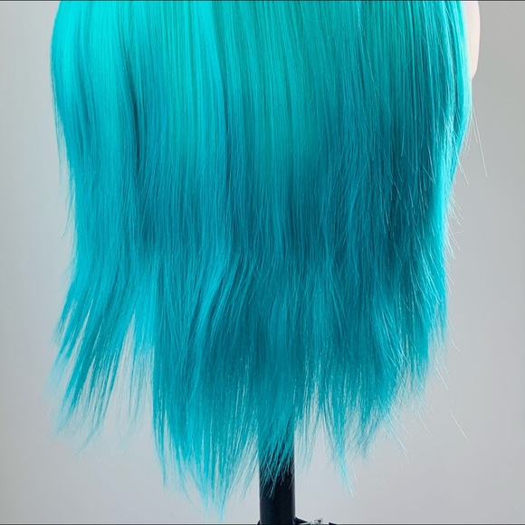 Gorgeous Ocean Green & Blue Premium Fiber Lace Front Wig! - Picture 14 of 14